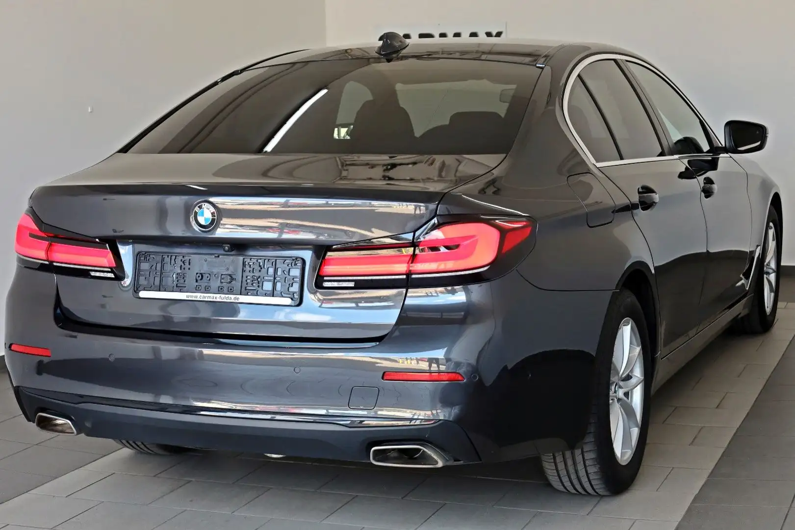 BMW 530 d xDrive Lim. Leder,Navi,LED,Kamera,HUD,+WR Grau - 2