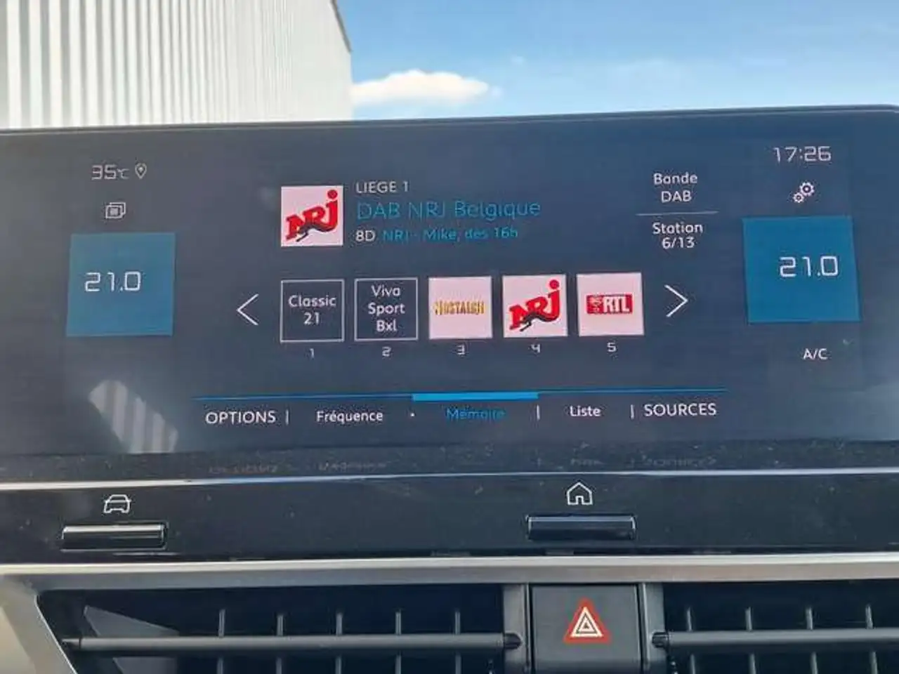 Citroen C4 e-C4 X — photo 18