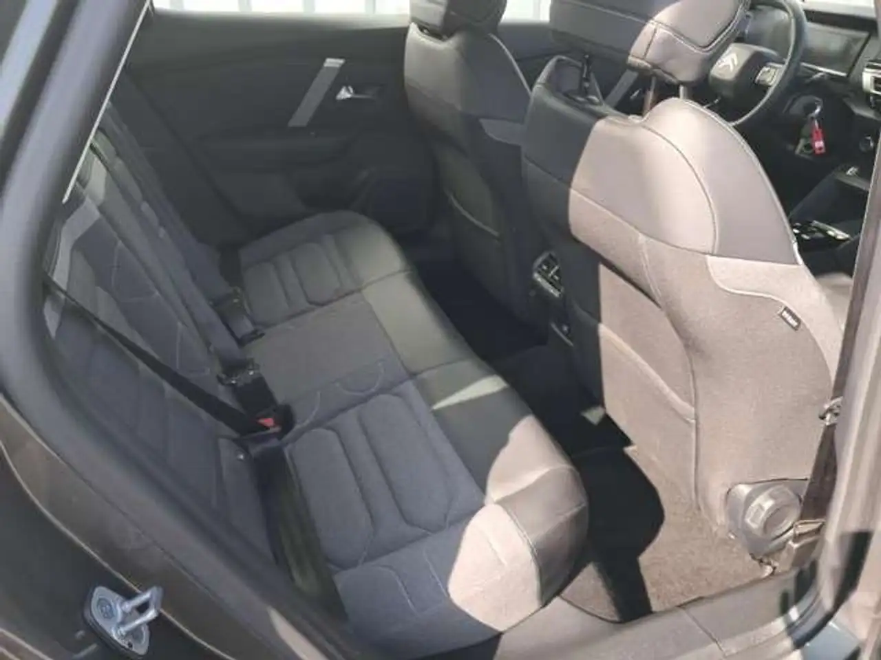 Citroen C4 e-C4 X — photo 10