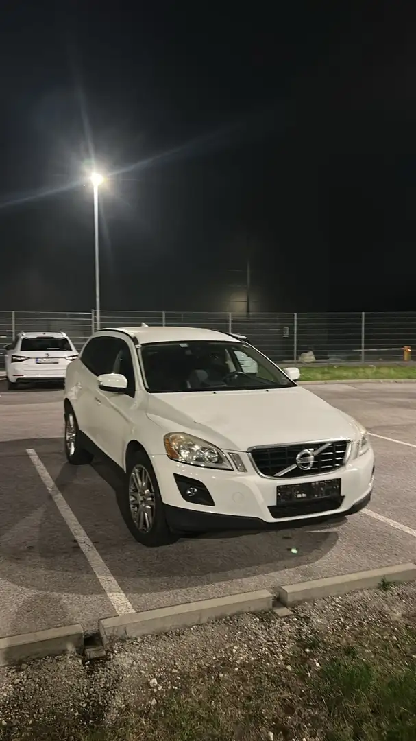 Volvo XC60 2,4D neue pickerl - 1