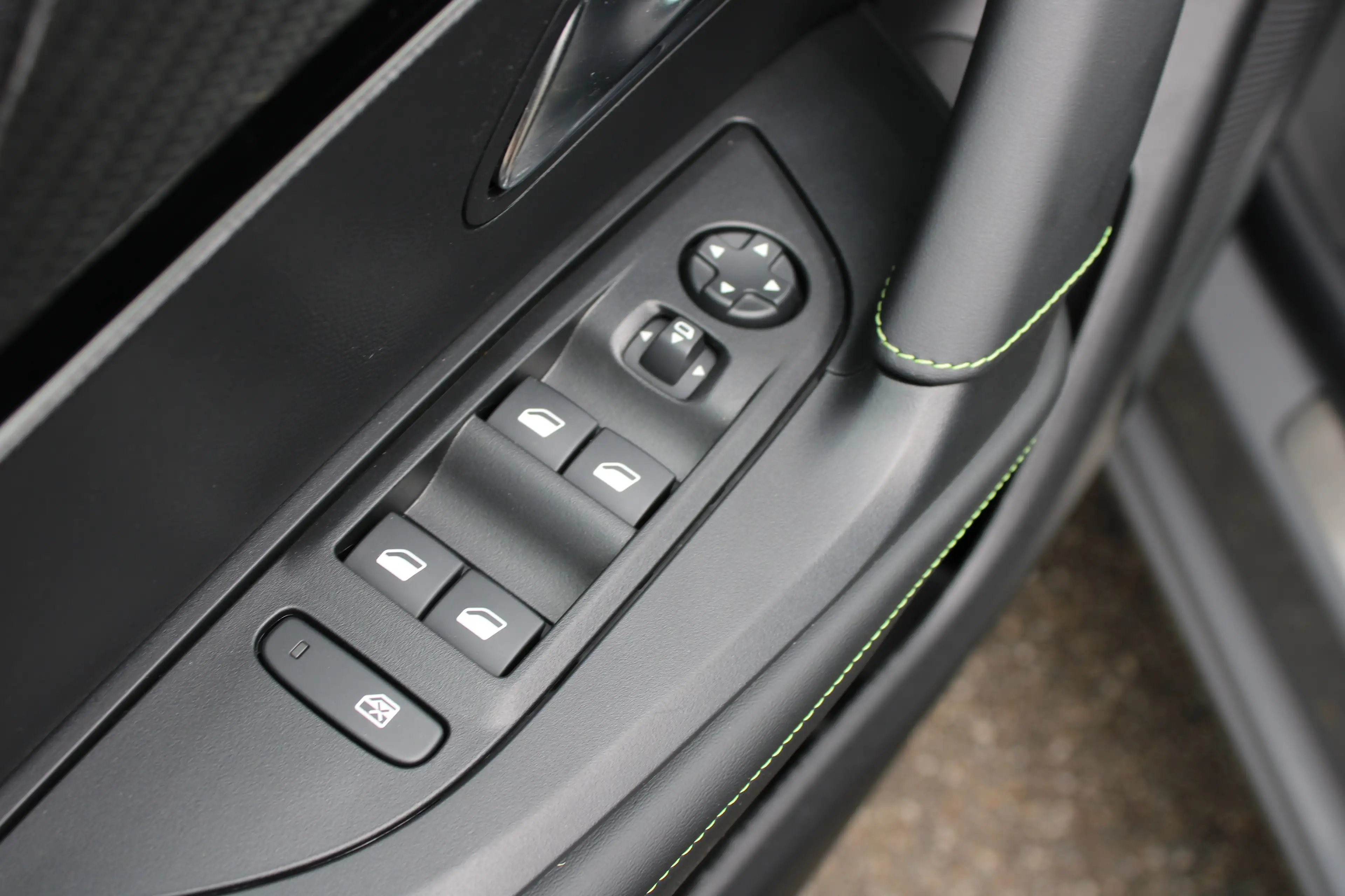 Peugeot e-2008 EV GT Avantage 54 kWh | SOH 98% | 12.500km | NL au — photo 14