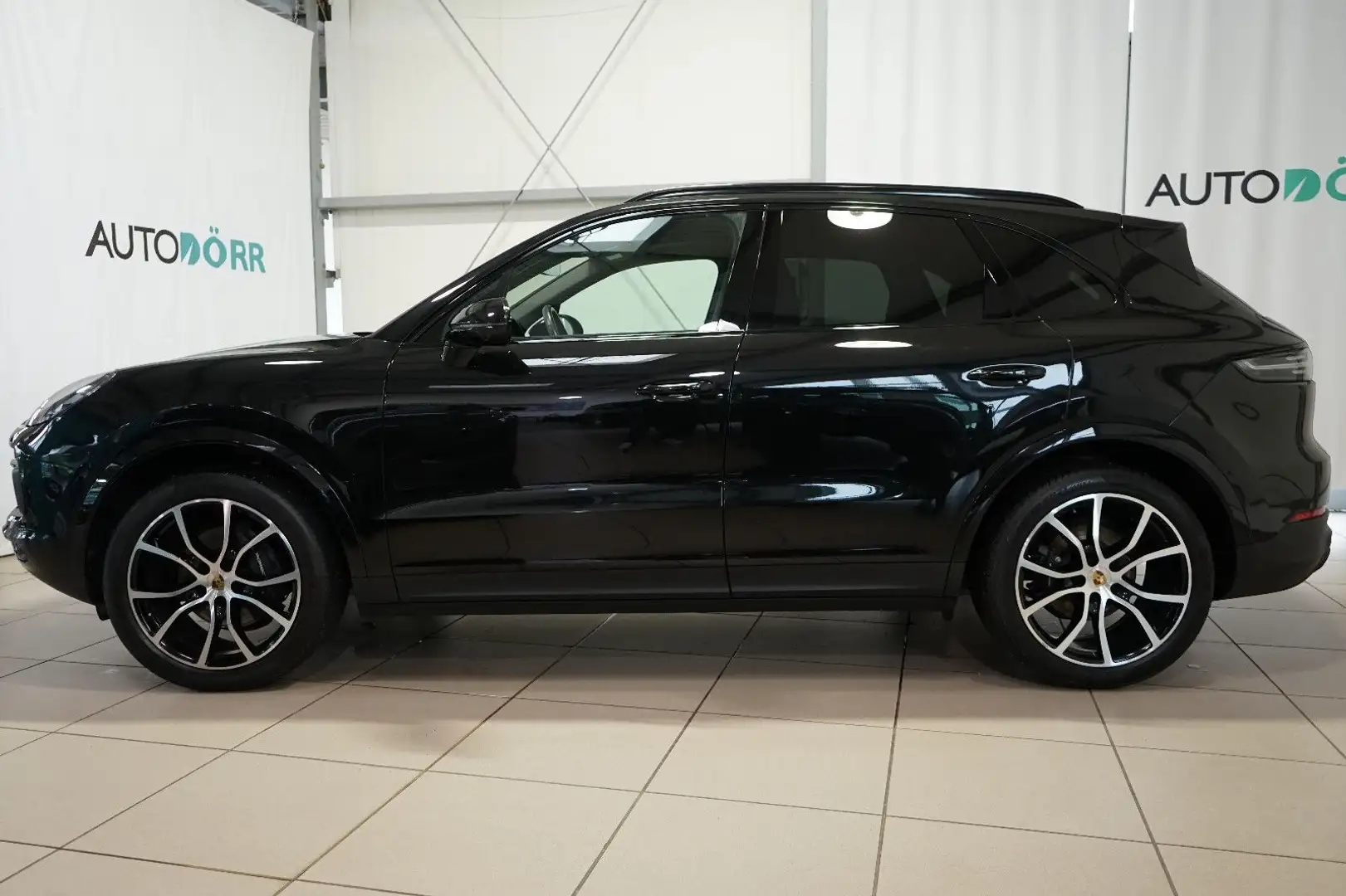 Porsche Cayenne Platinum Approved+Chrono+Sportabg+Pano Noir - 2