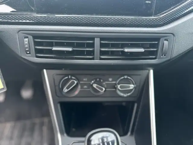 Volkswagen Polo view 14