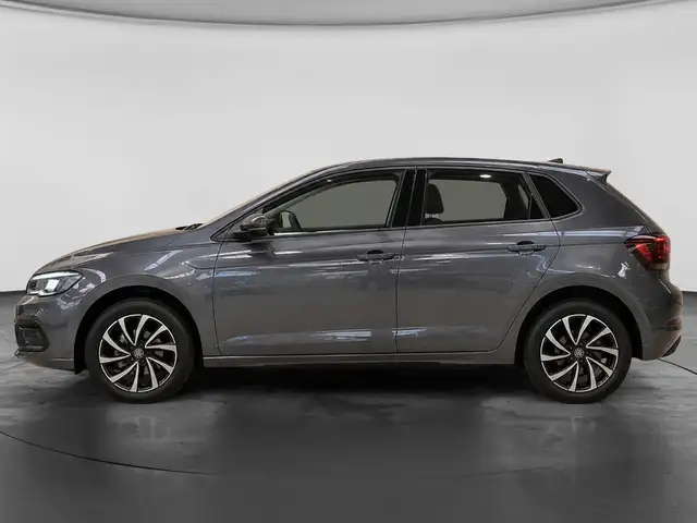 Volkswagen Polo view 2