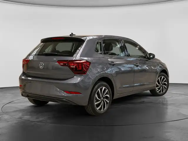 Volkswagen Polo view 3