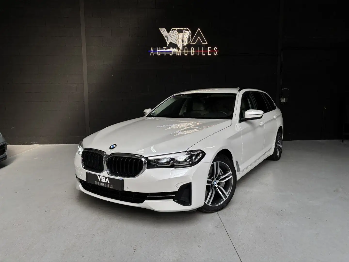 BMW 530 Touring (7) 530d xDrive 286ch Business Design Blanc - 2