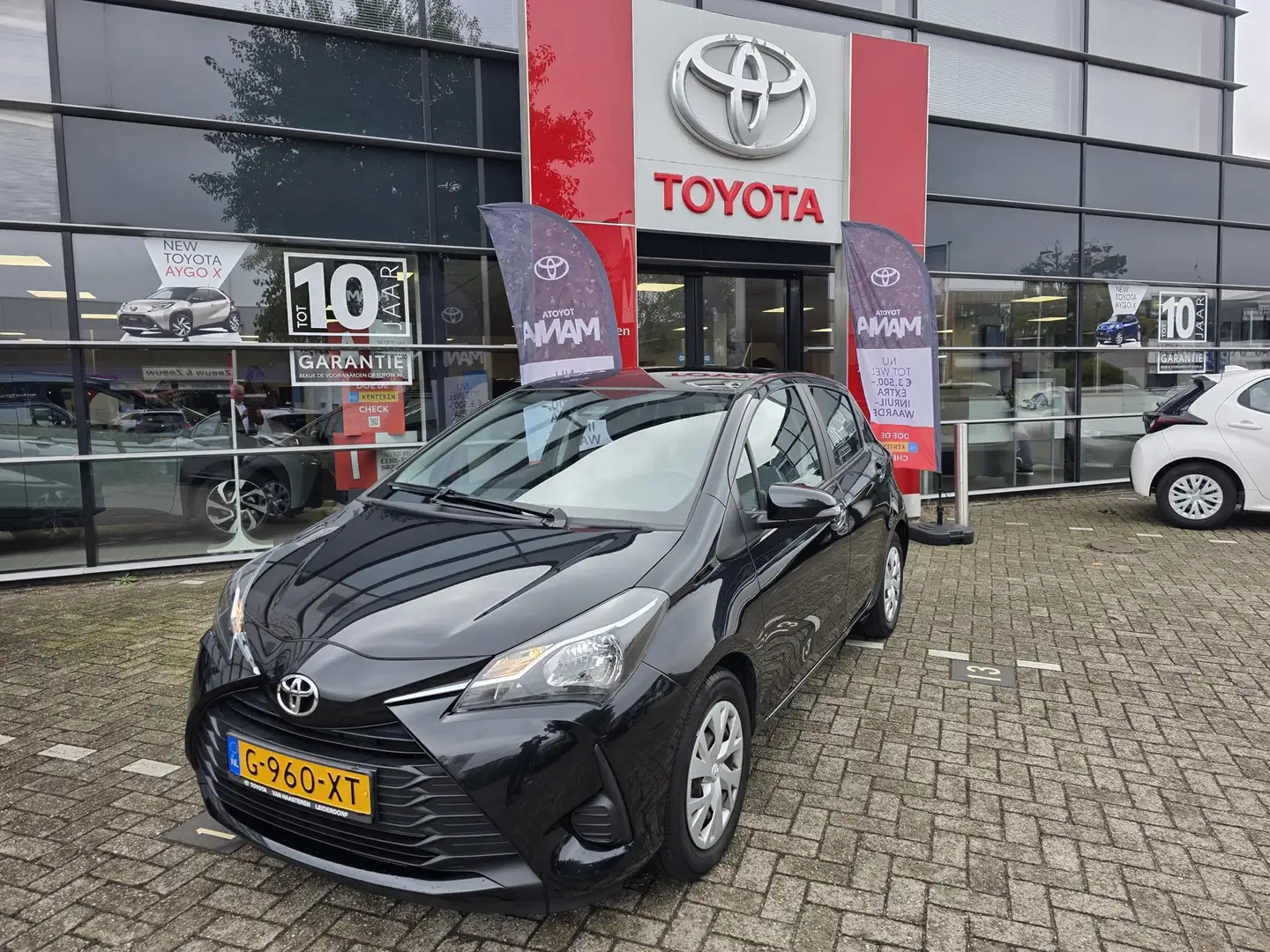 Toyota Yaris 1.0 VVT-i 72pk Comfort Noir - 1