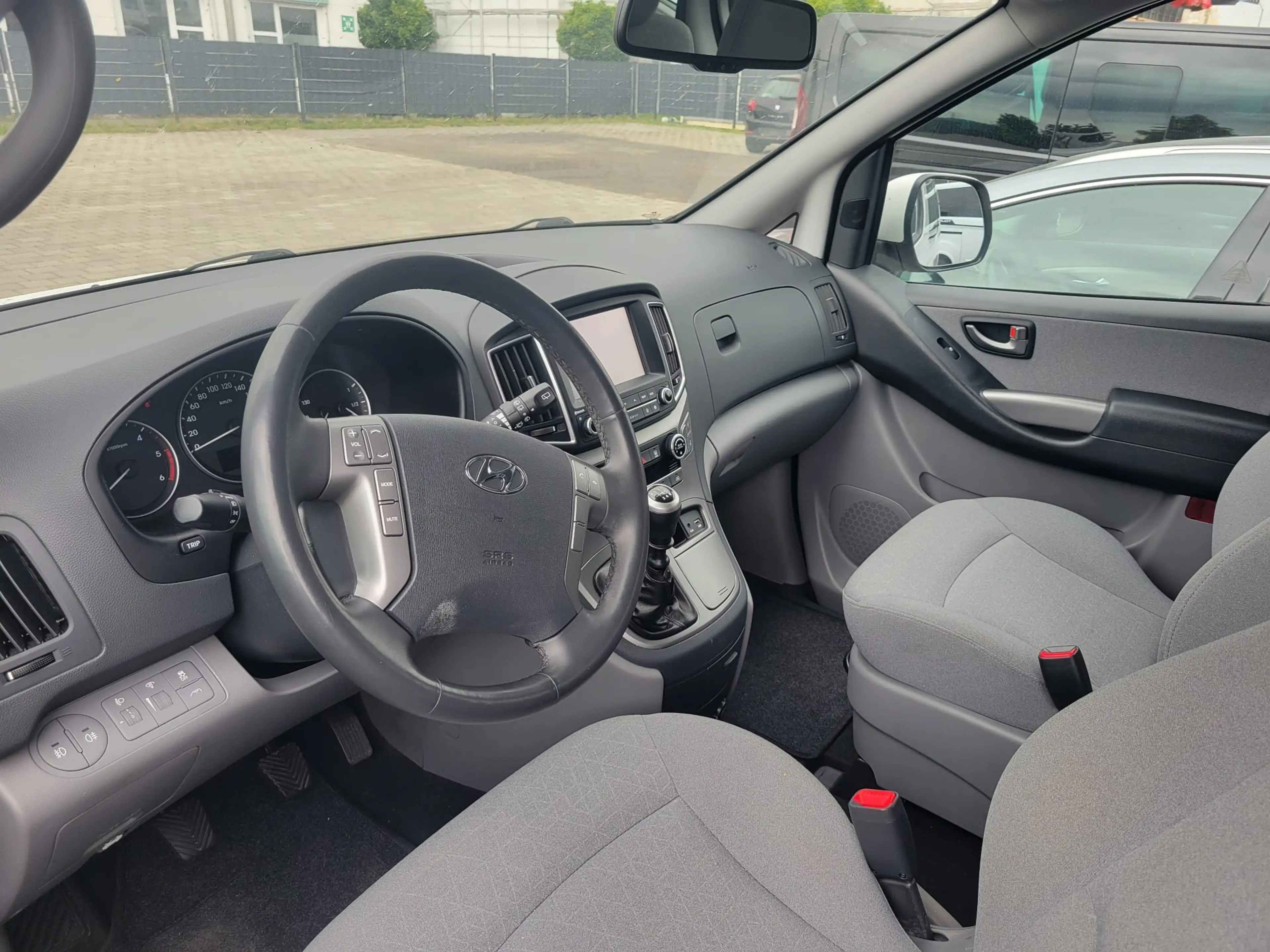 Hyundai H-1 2.5 CRDi Travel KAMERA/NAV/FACELIFT — photo 3
