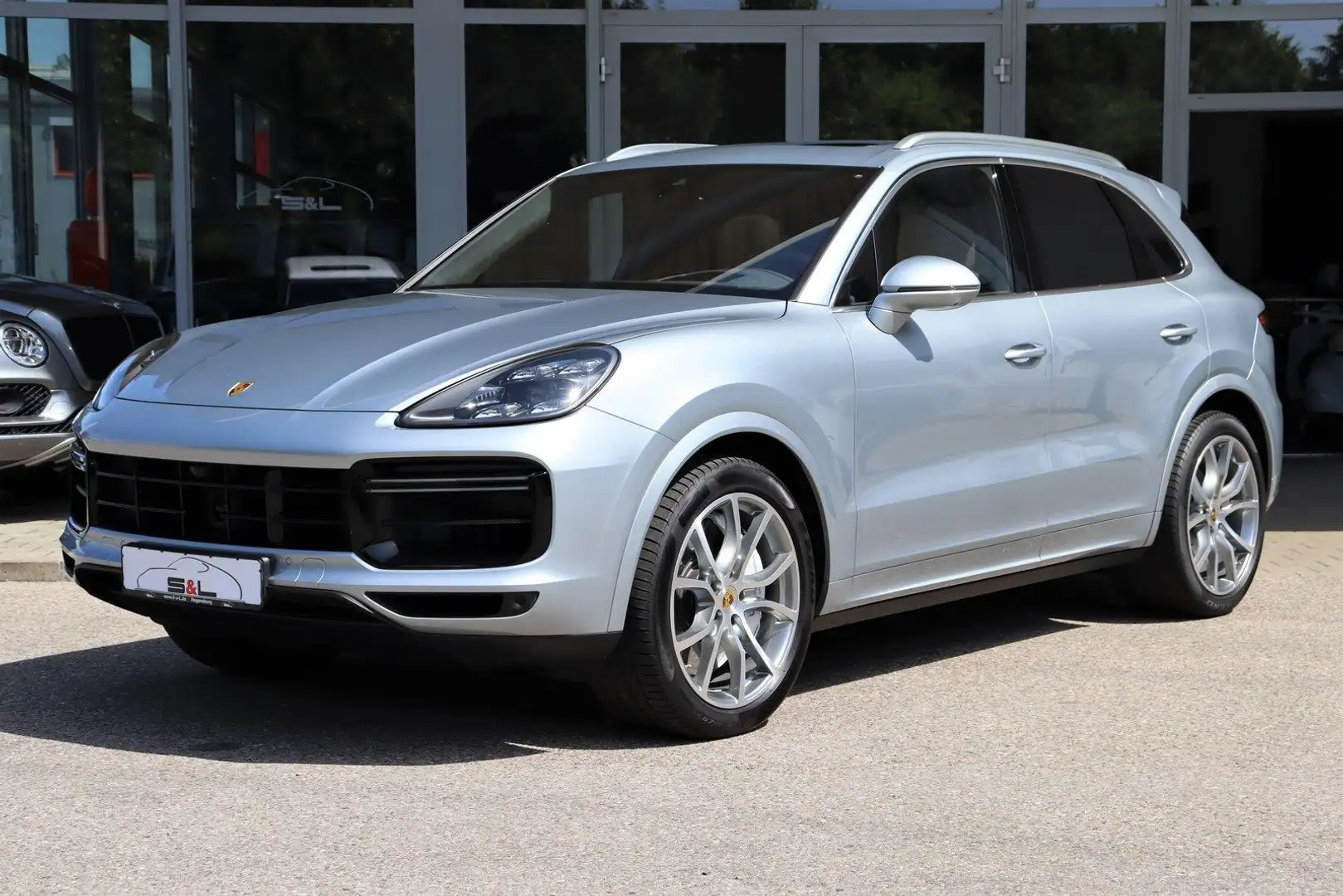 Porsche Cayenne Turbo /Matrix-LED/Pano/ACC/AHK/360/21'' Silber - 1