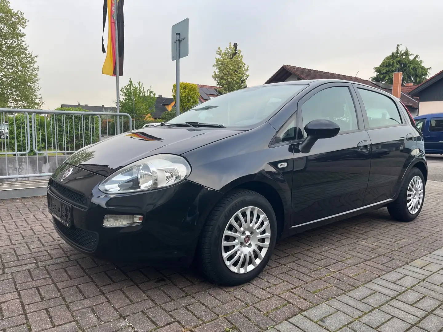 Fiat Punto 1.2 8V MYSTYLE MYSTYLE Start/Stop Fekete - 2