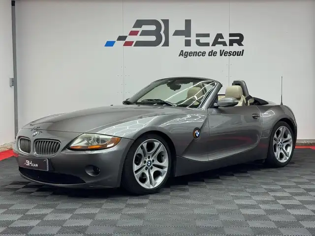 BMW Z4 E85 Roadster 3.0i BVA - 231cv / Suivi régulier / Bluetooth / Radars AR