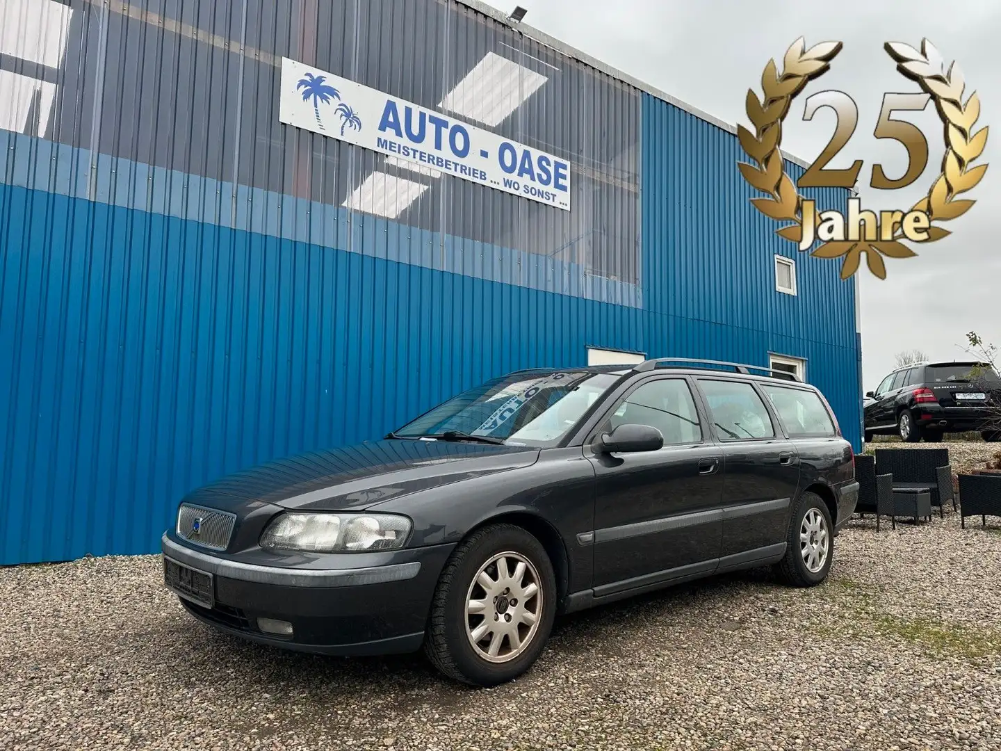 Volvo V70 Kombi 2.4 Kinetic**8 Fach*ALU** Schwarz - 1
