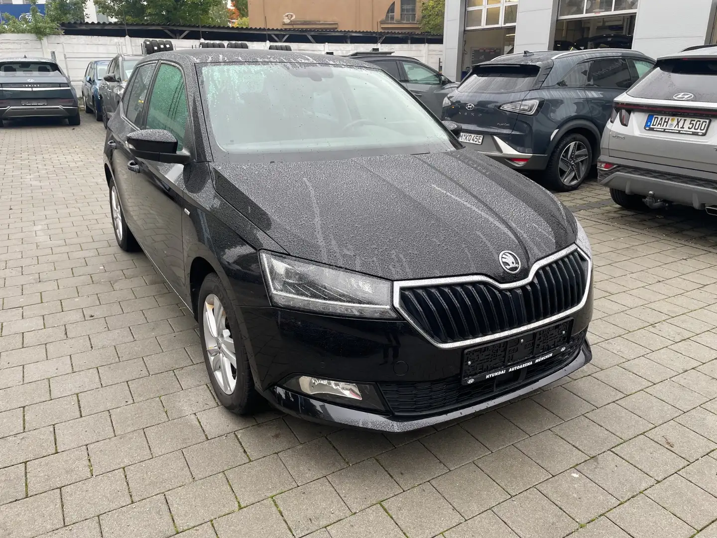Skoda Fabia 1.0 TSI Ambition ACC DynLicht Facelift LM Schwarz - 1