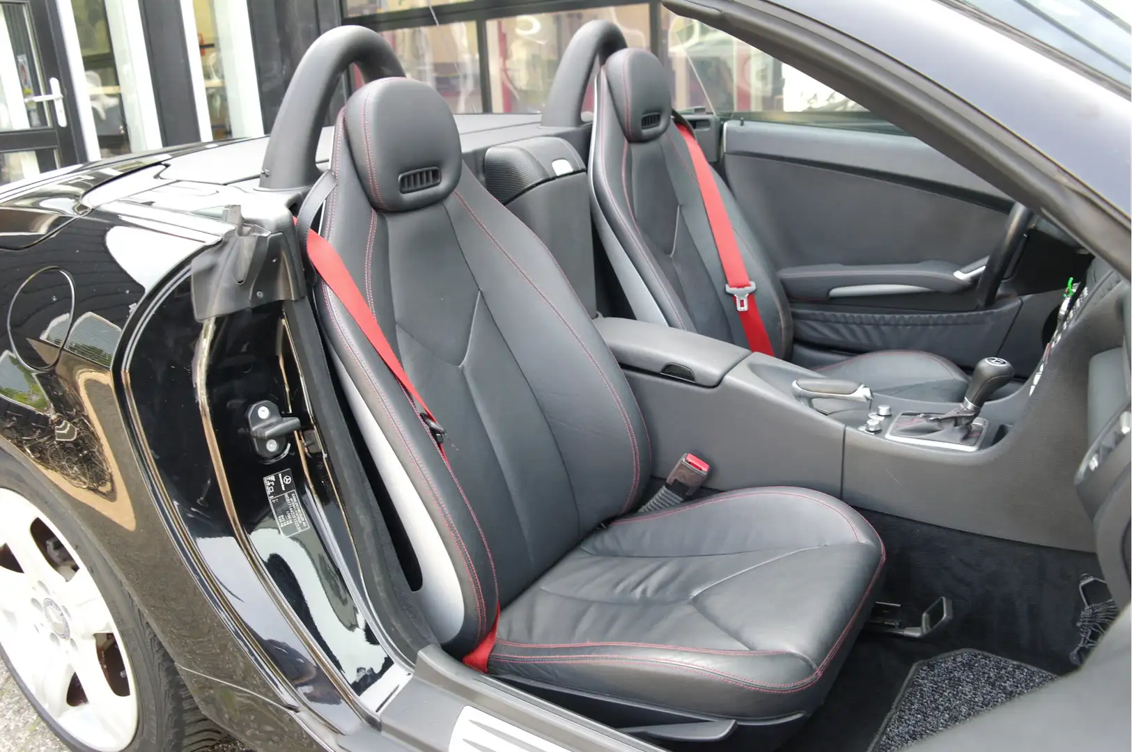 Mercedes-Benz SLK 200 K. 164 PK Automaat | Cruise | Leder | 17'' | Clima Noir - 2