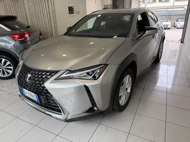 Lexus UX 200