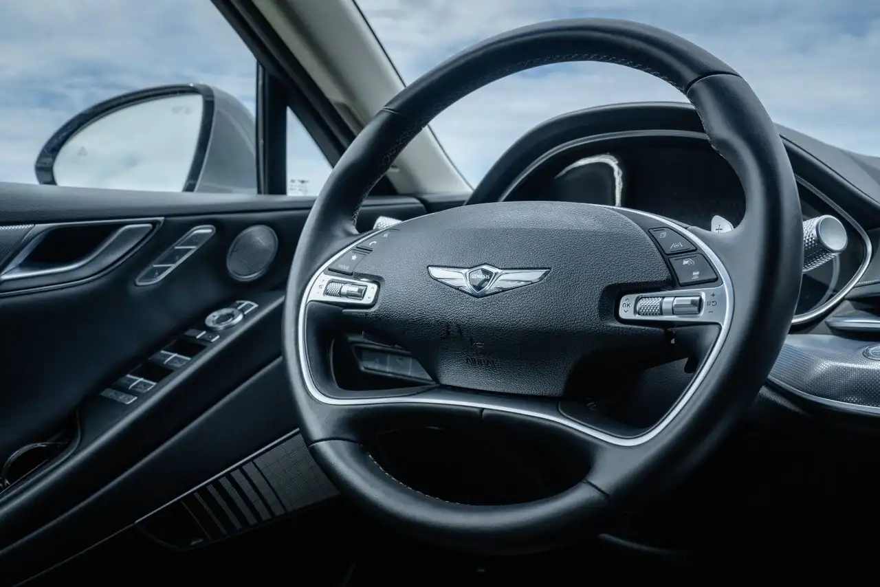Genesis G80 photo Genesis G80