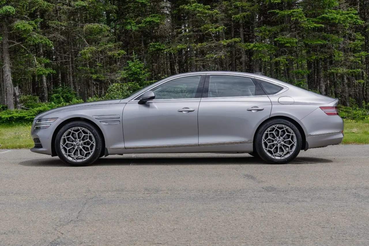 Genesis G80 photo Genesis G80