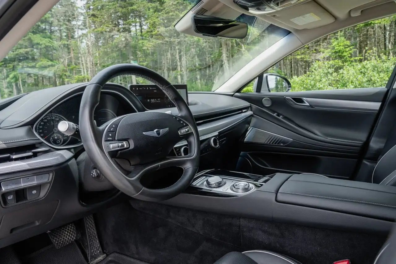 Genesis G80 photo Genesis G80