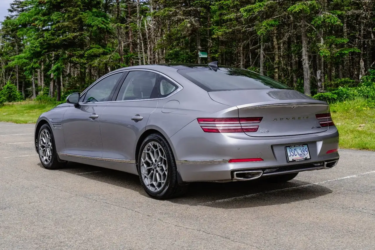Genesis G80 photo Genesis G80