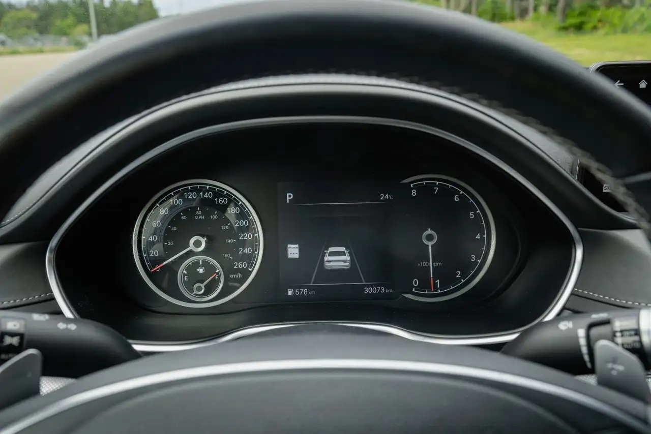 Genesis G80 photo Genesis G80
