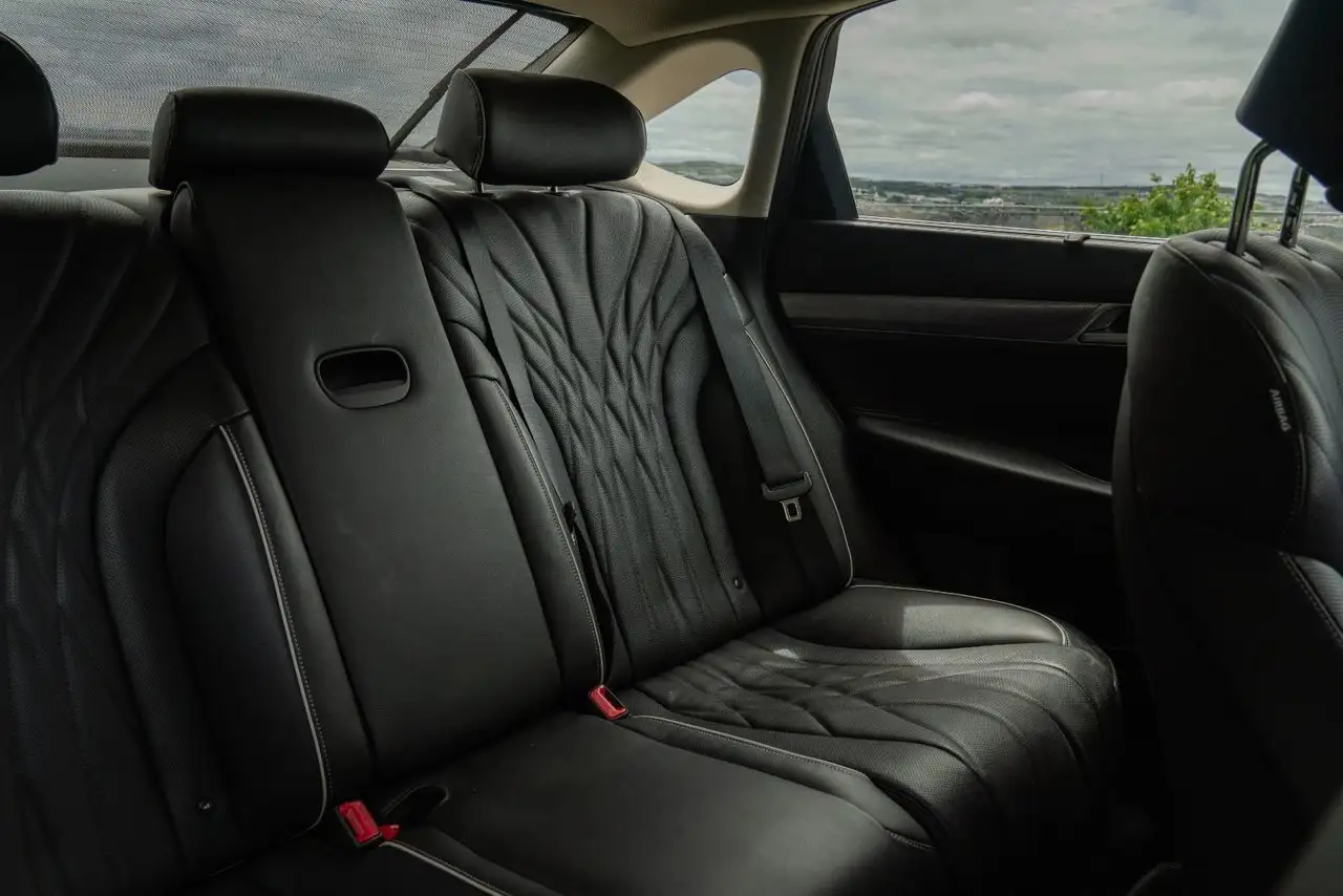 Genesis G80 photo Genesis G80