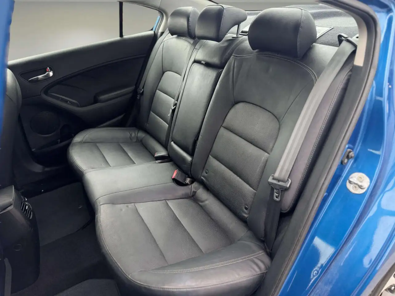 Kia Forte снимка Kia Forte