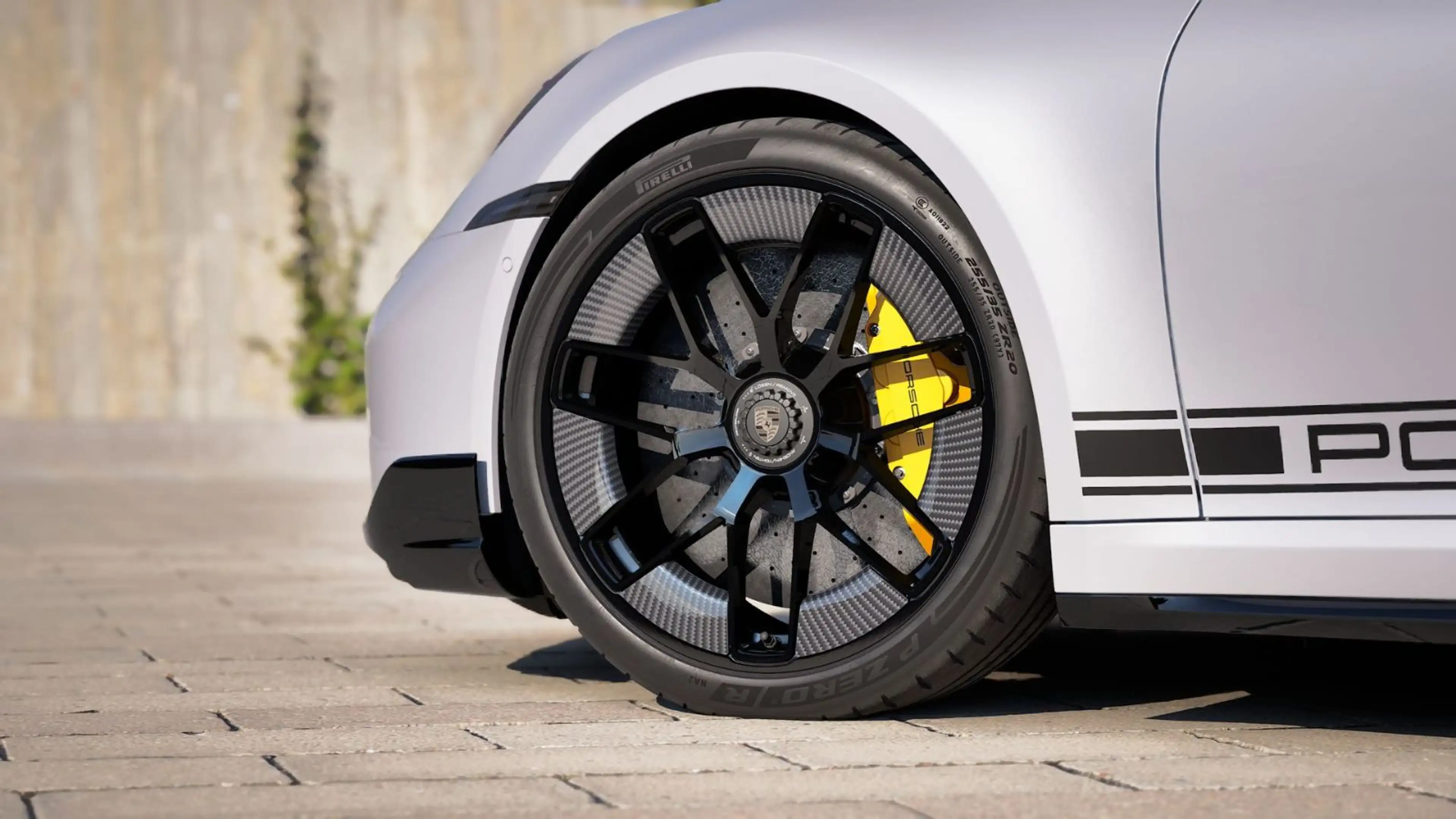 Porsche 992 (911) Turbo S | Liftsystem VA | Burmester | — photo 3
