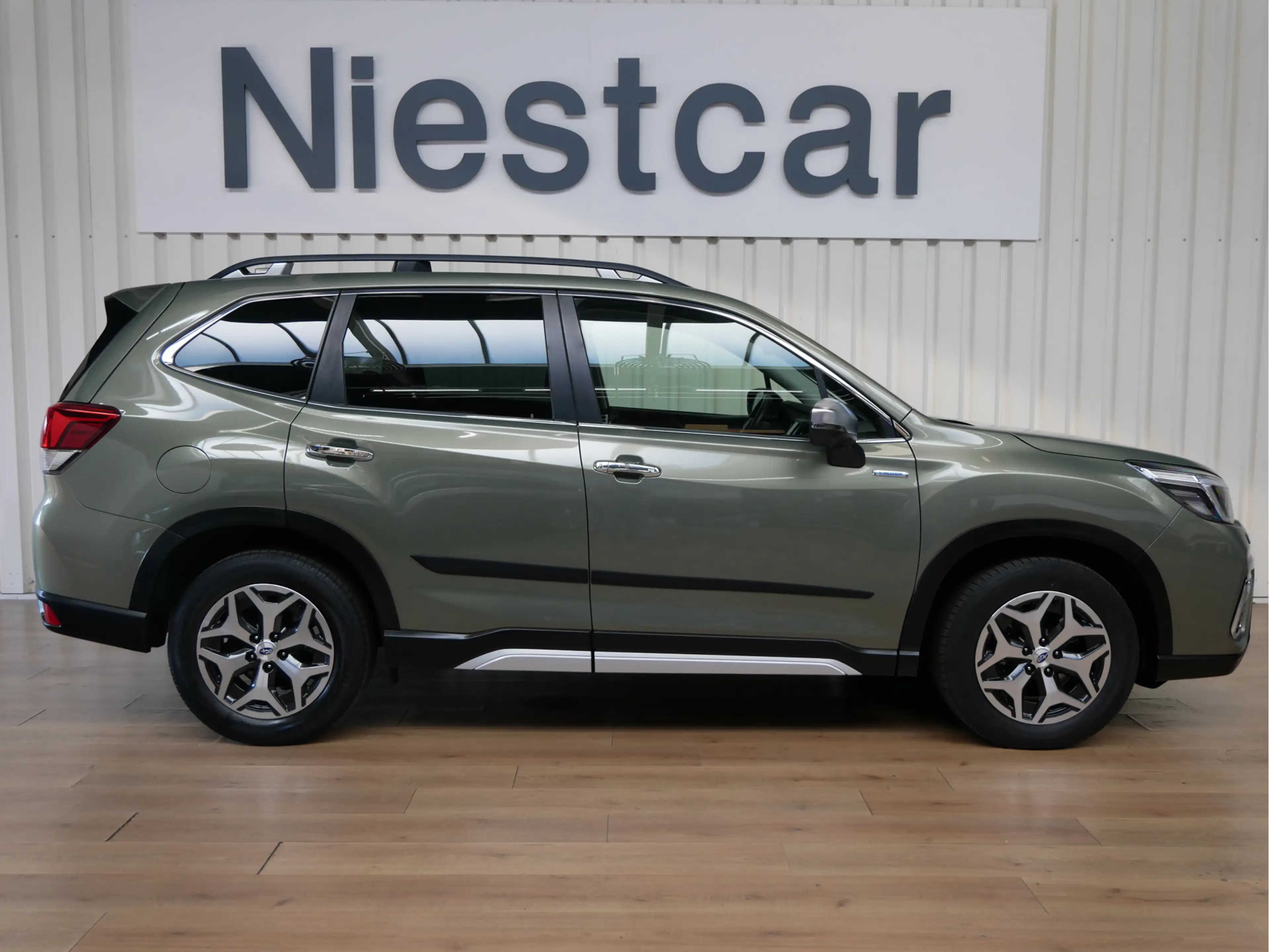 Subaru Forester 2.0i e-BOXER Premium — photo 2
