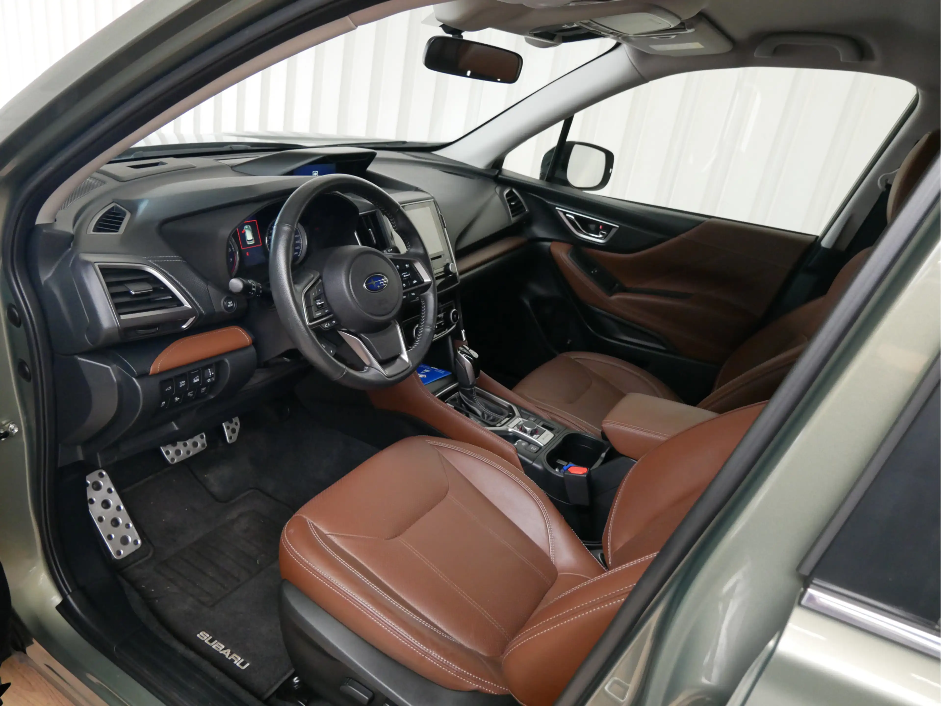 Subaru Forester 2.0i e-BOXER Premium — photo 10