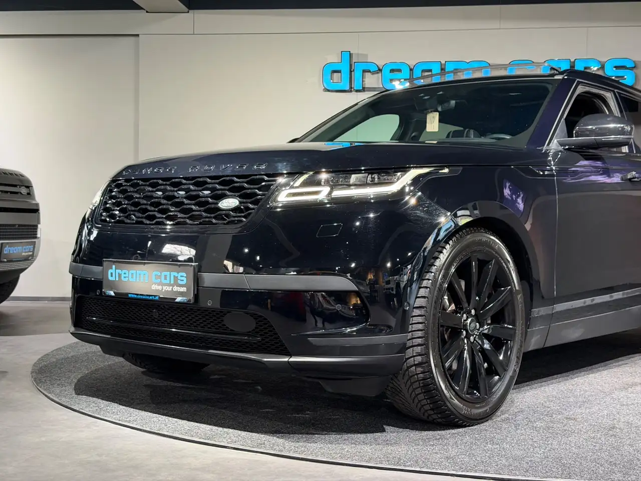Land Rover Range Rover Velar 3.0 d / LUFT / R DYNAMIK / PANO / VOLL Bild 5