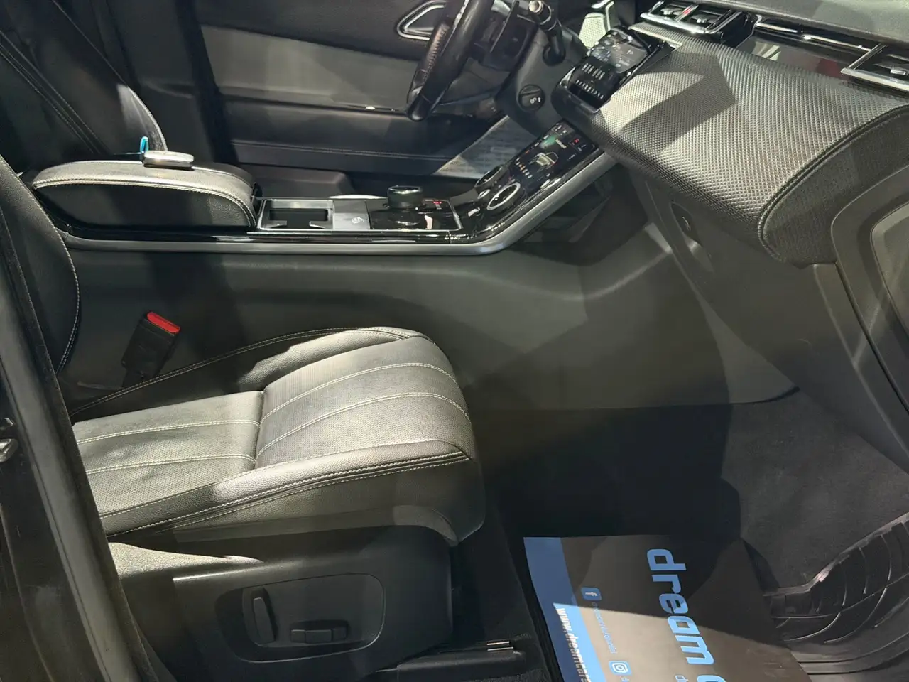 Land Rover Range Rover Velar 3.0 d / LUFT / R DYNAMIK / PANO / VOLL Bild 20