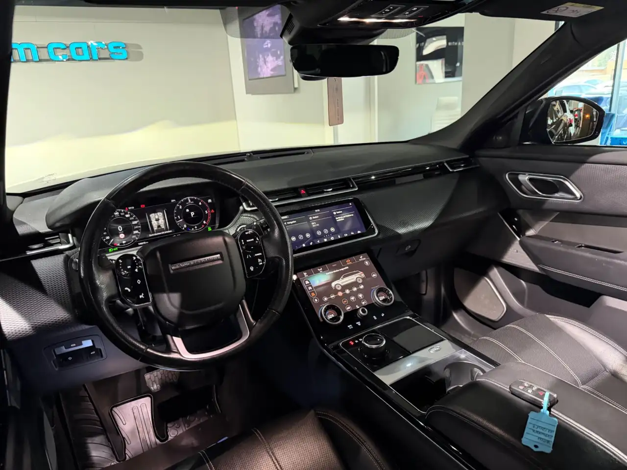 Land Rover Range Rover Velar 3.0 d / LUFT / R DYNAMIK / PANO / VOLL Bild 25