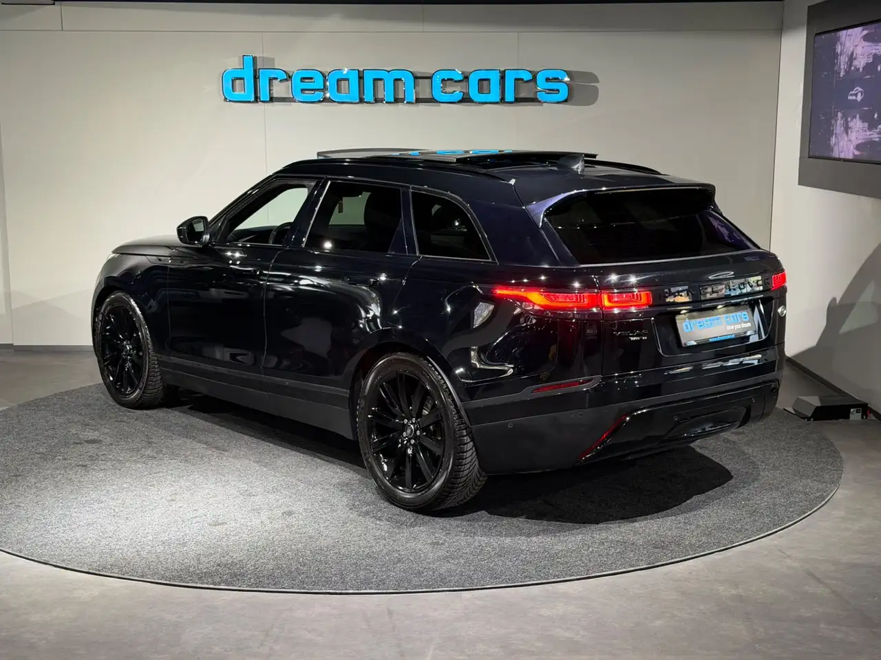 Land Rover Range Rover Velar 3.0 d / LUFT / R DYNAMIK / PANO / VOLL Bild 10