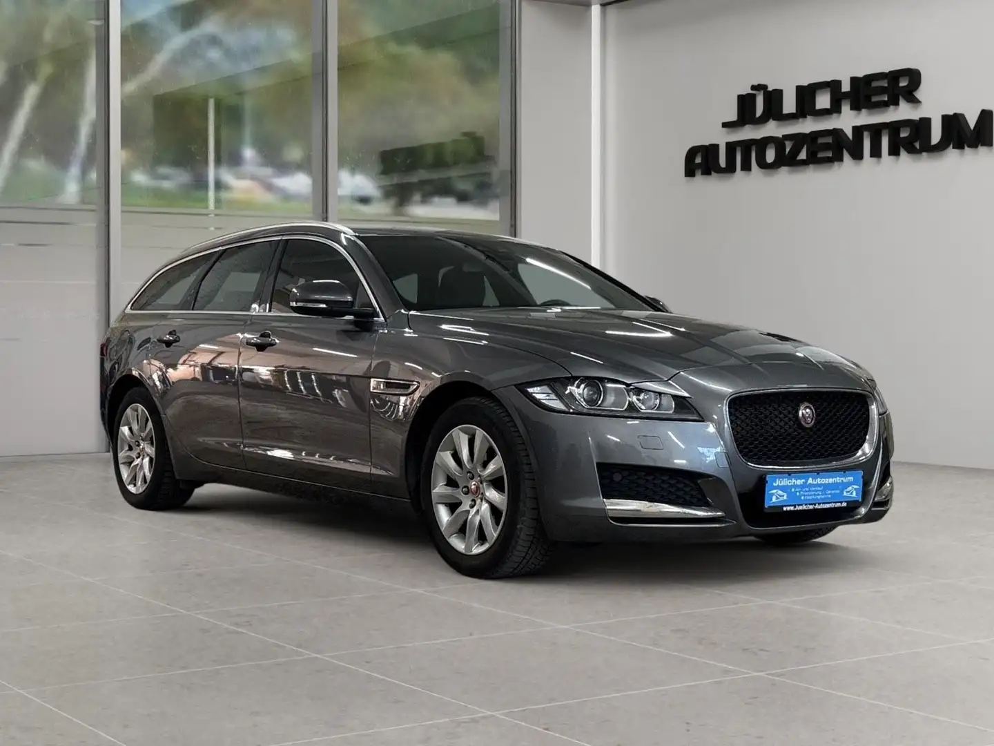 Jaguar XF 20d Portfolio Kombi Aut., Inspektion Neu Szürke - 1