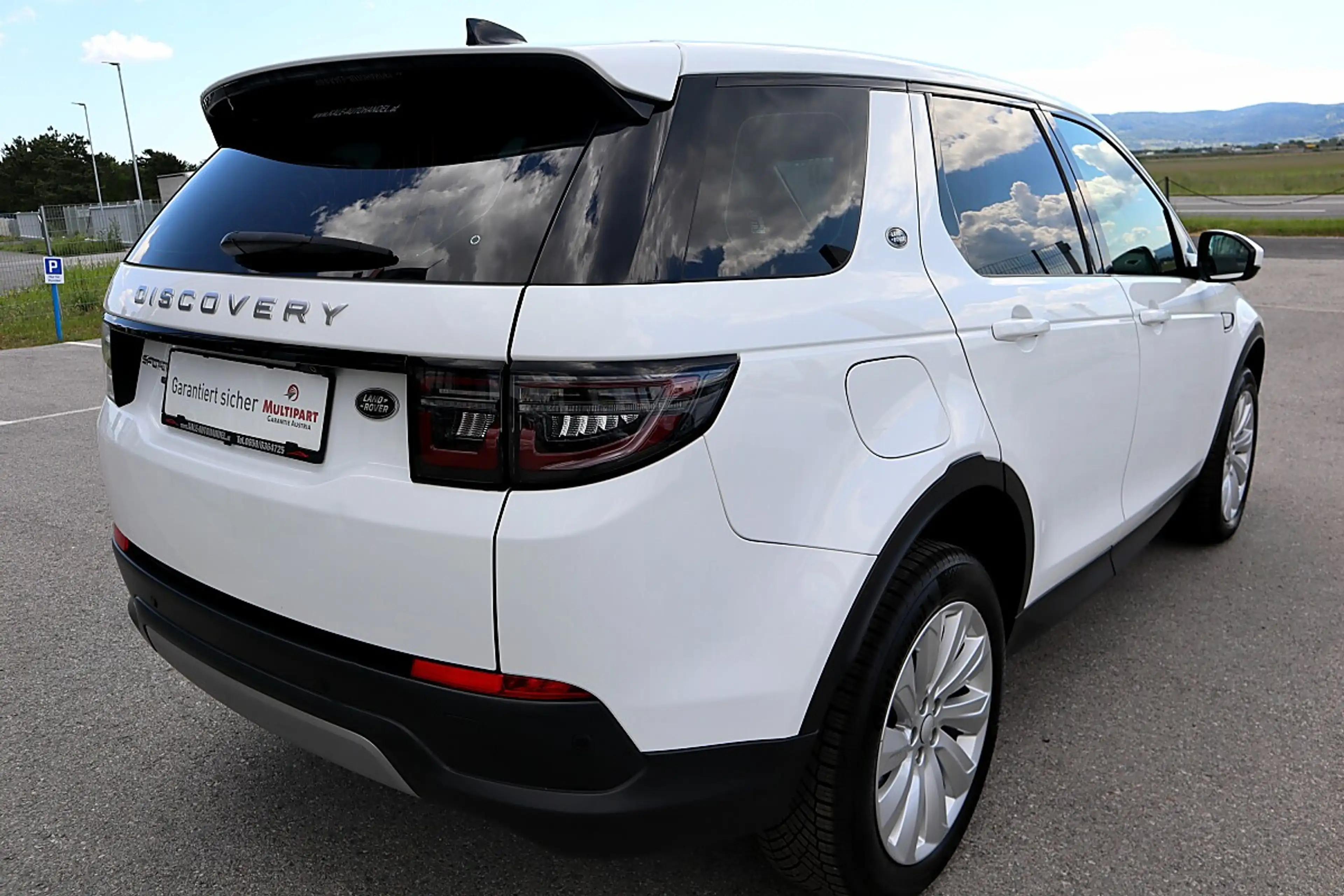 Land Rover Discovery Sport D150 4WD Aut. SE *Leder*Navigation*LED* — photo 4