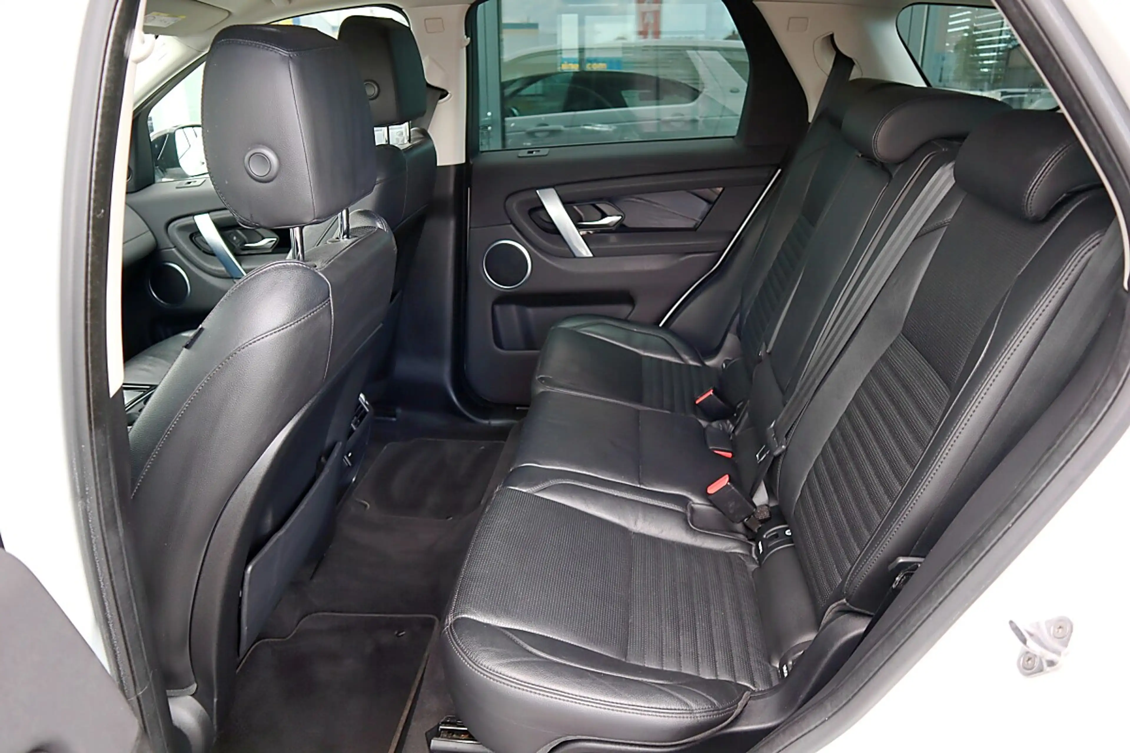Land Rover Discovery Sport D150 4WD Aut. SE *Leder*Navigation*LED* — photo 7