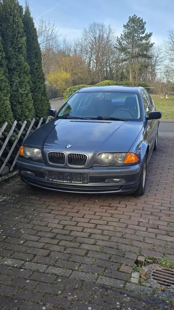 BMW 320 320i - 1