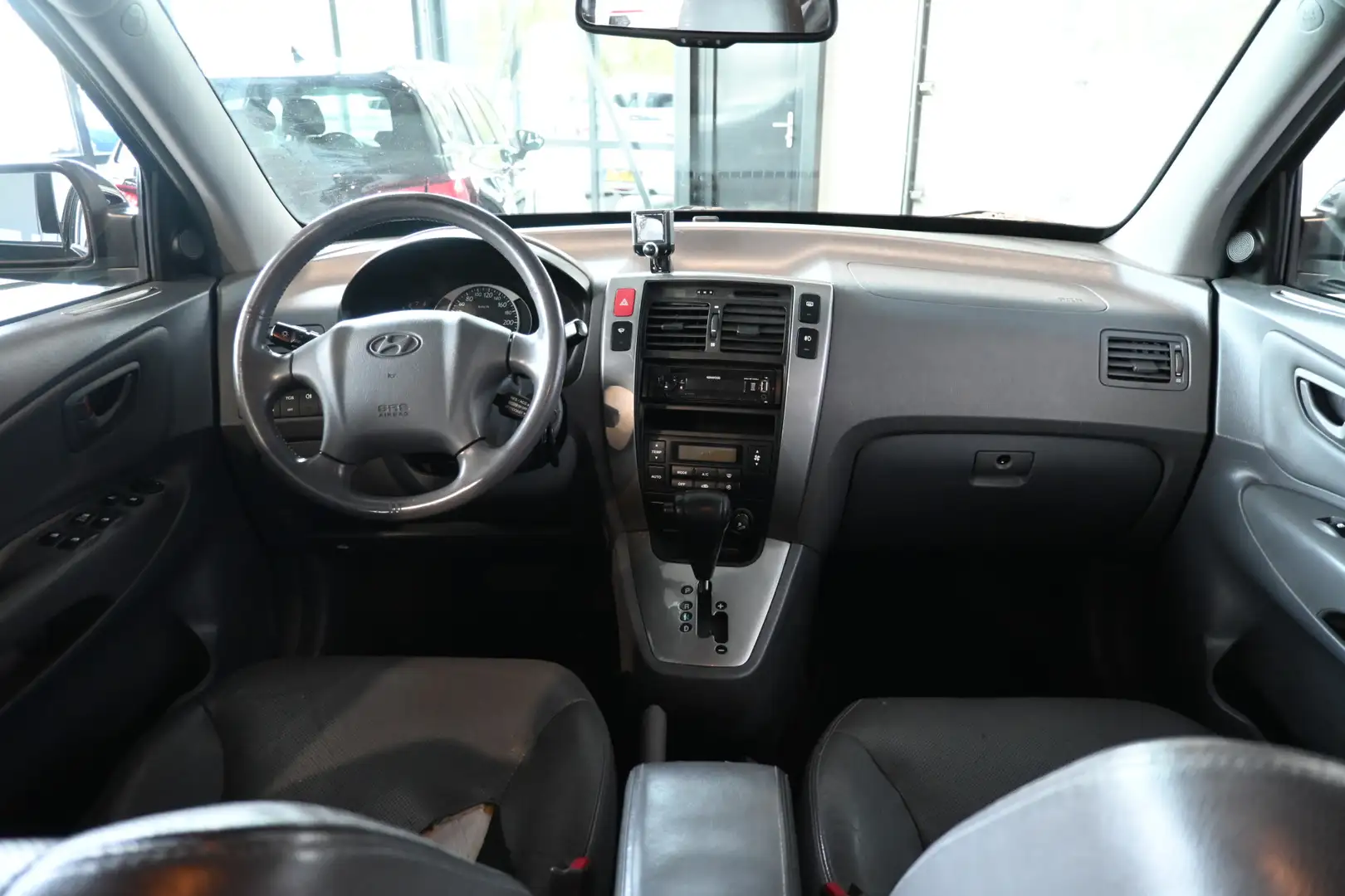 Hyundai TUCSON 2.7i V6 4WD Style Automaat Clima Cruise Control Tr Schwarz - 2