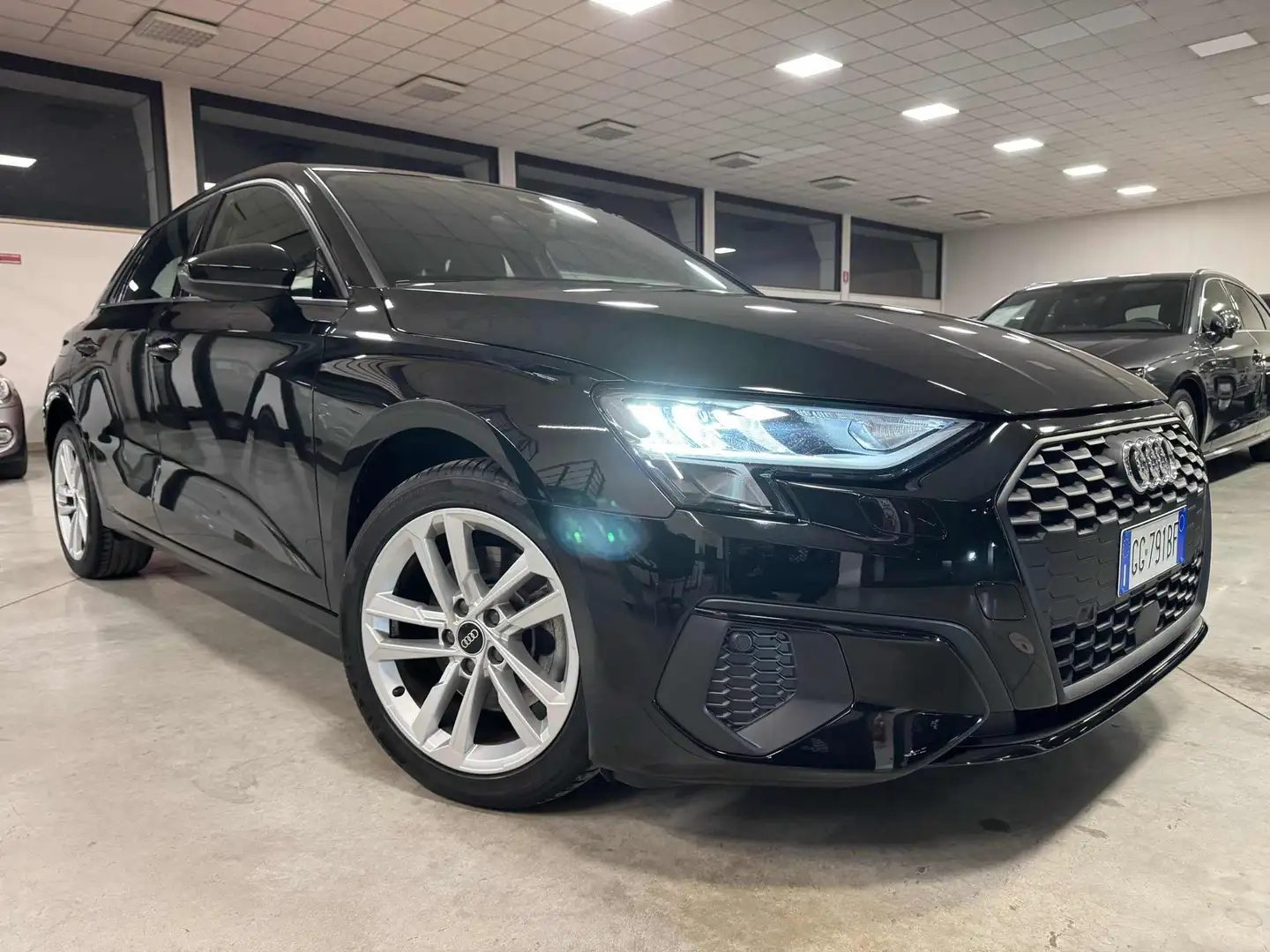 Audi A3 SPB 30 TDI Business Noir - 2