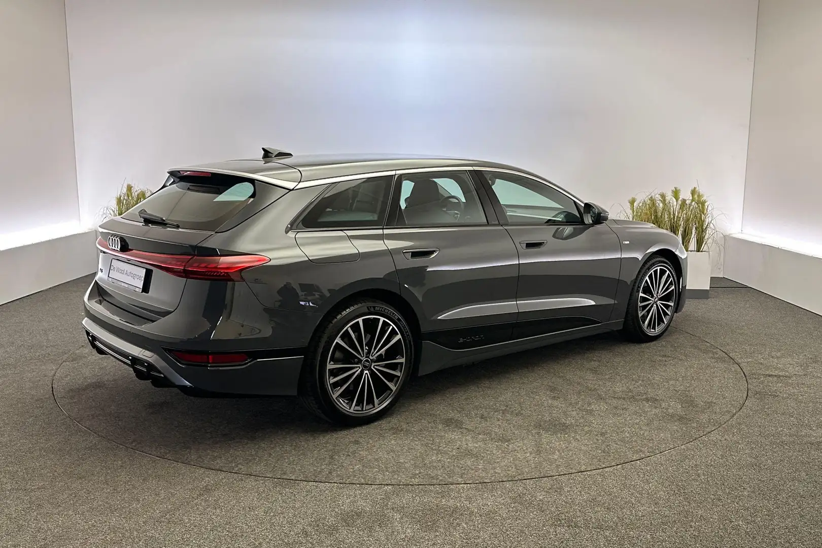 Audi A6 e-tron Avant Advanced edition 83KWh Grijs - 2