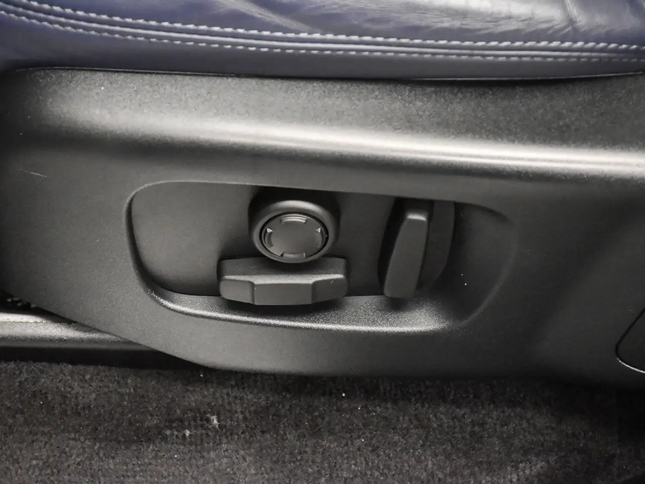 Land Rover Range Rover Sport снимка Land Rover Range Rover Sport