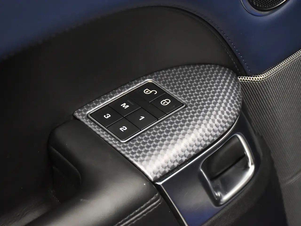 Land Rover Range Rover Sport снимка Land Rover Range Rover Sport