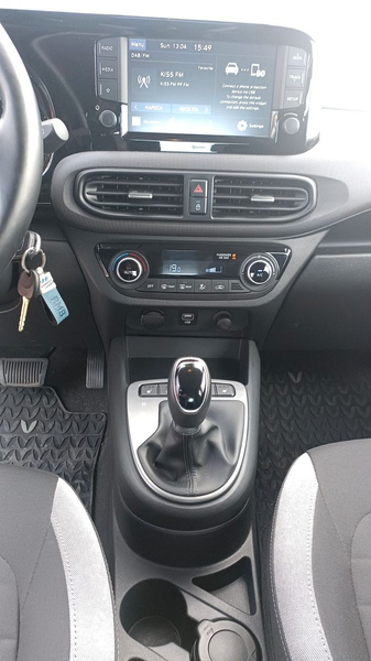 Hyundai i10 1.2 84 PS Klimaautomatik Sitzheizung — photo 9