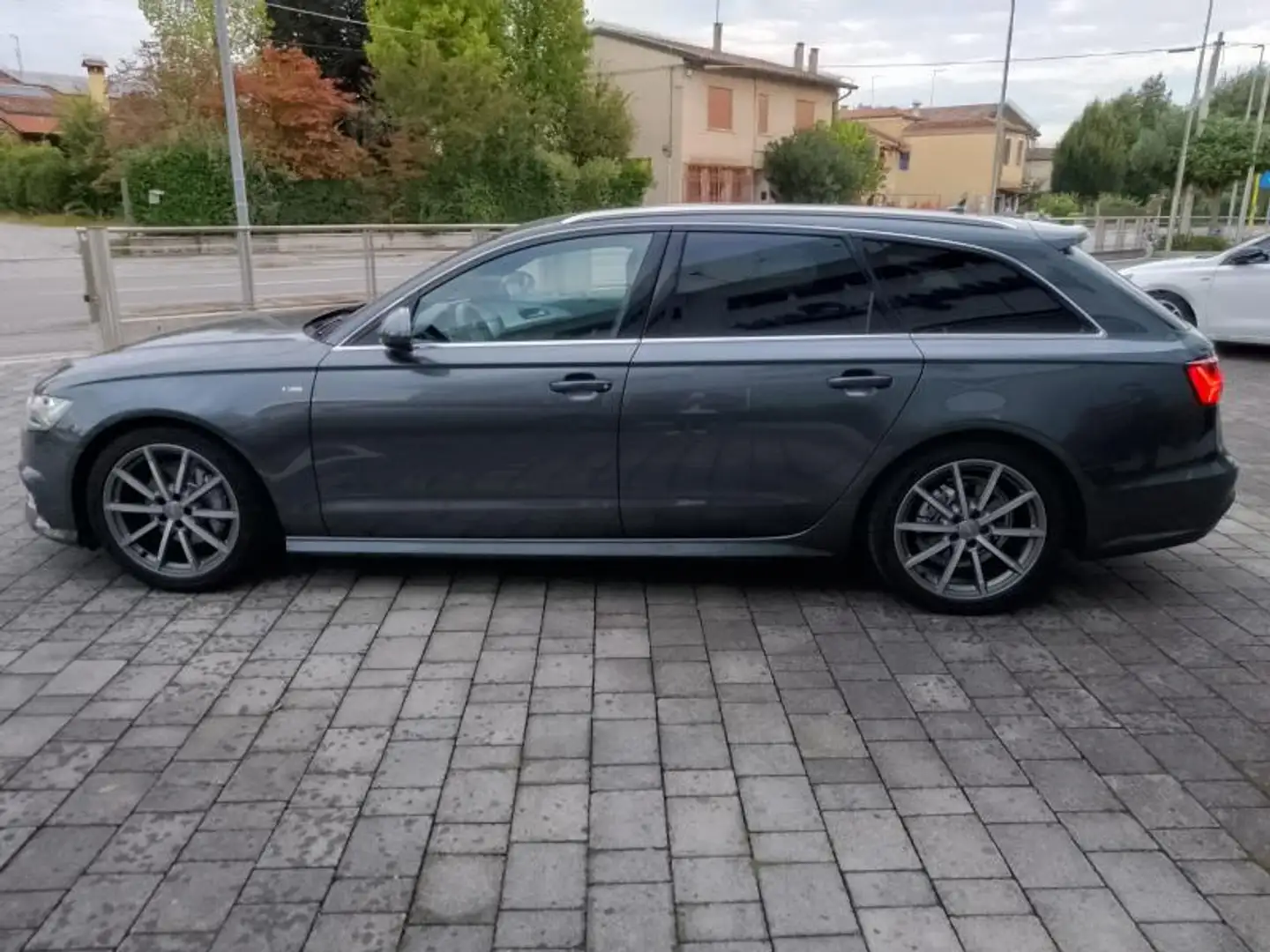 Audi A6 2.0 TDI 190 CV S tronic quattro S.LINE INT.+ESTERN Gris - 2