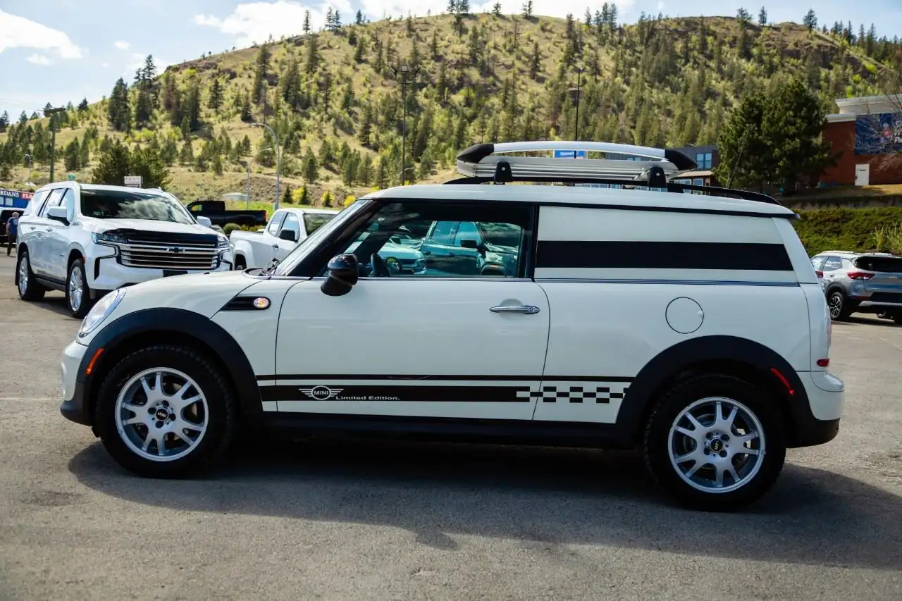 MINI Cooper Clubman снимка MINI Cooper Clubman