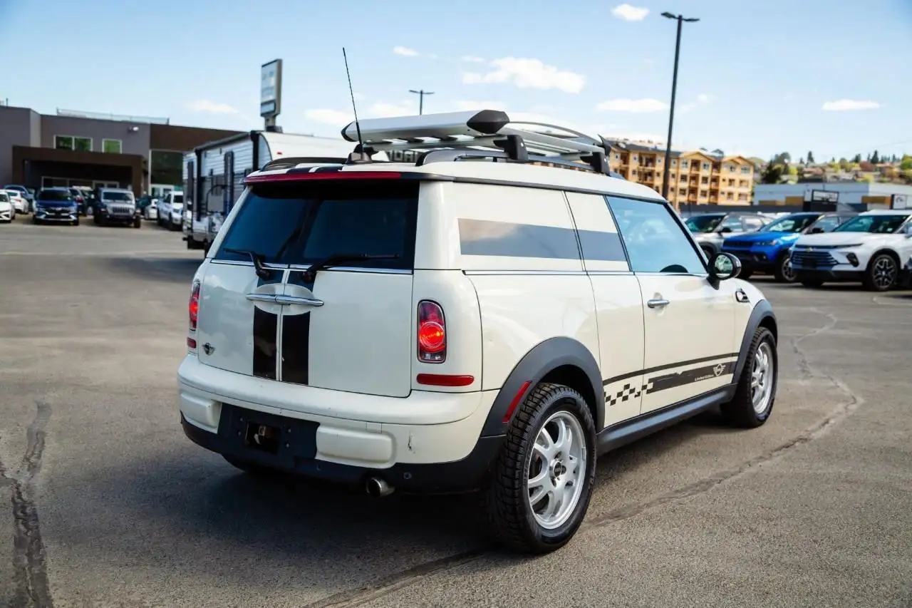 MINI Cooper Clubman снимка MINI Cooper Clubman