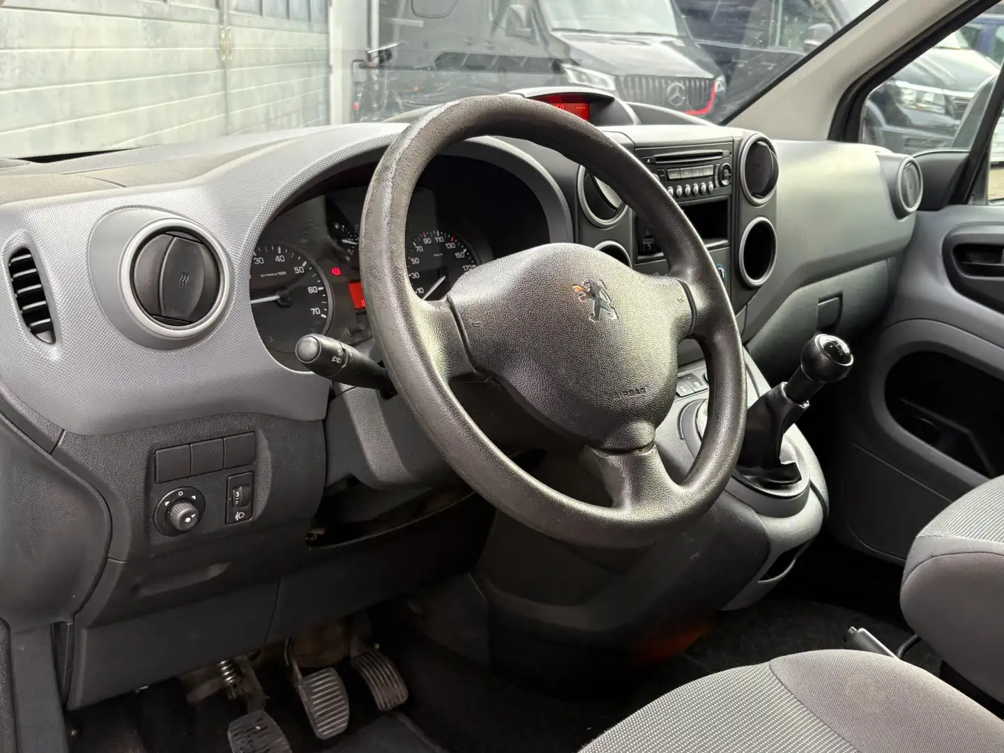 Peugeot Partner 120 1.6 HDI 75pk Airco Trekhaak Nwe APK! Wit - 2