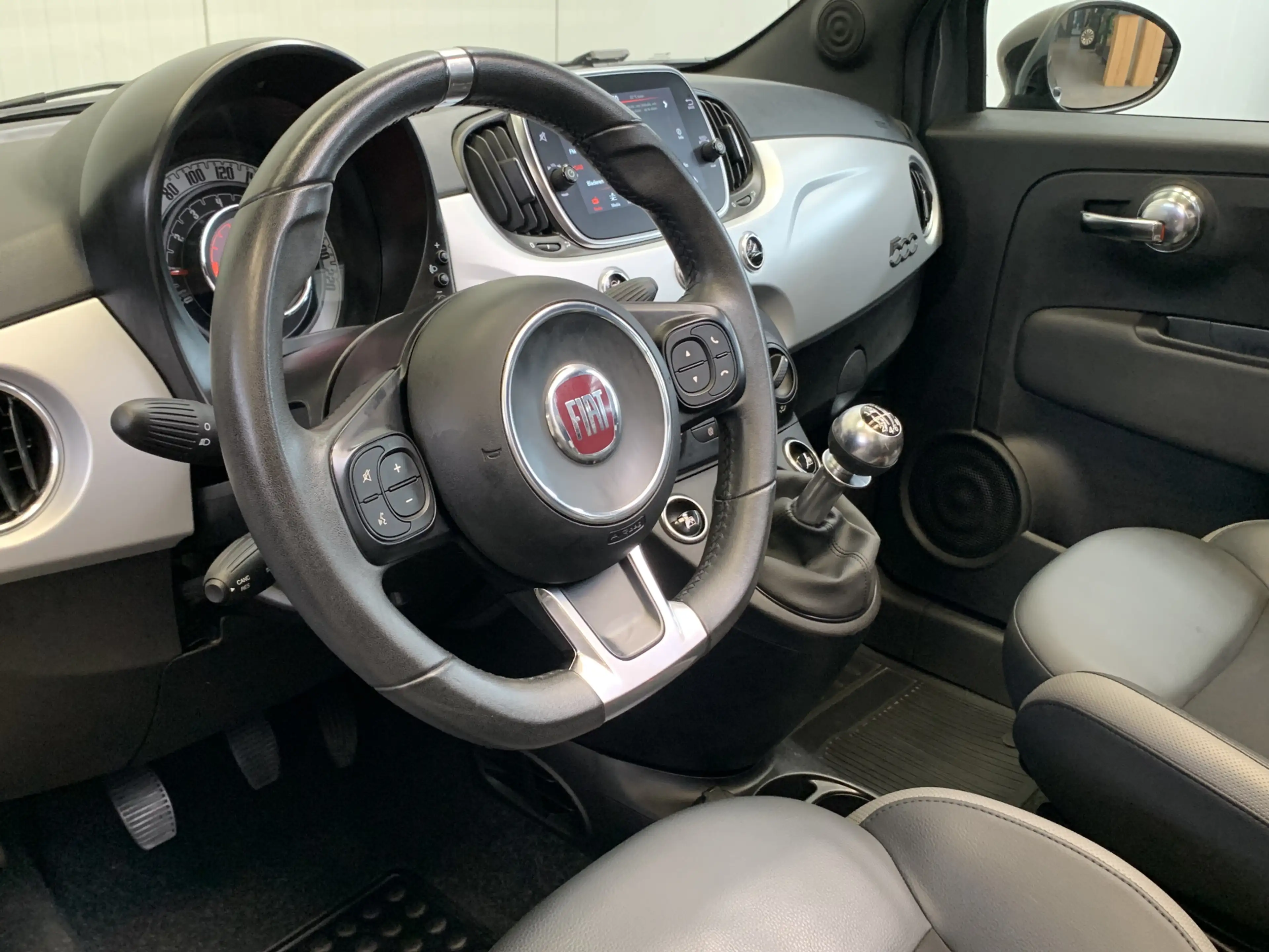 Fiat 500C 1.0 Hybrid Sport Cabriolet AIRCO-LEDER-NAVI by CAR — photo 35