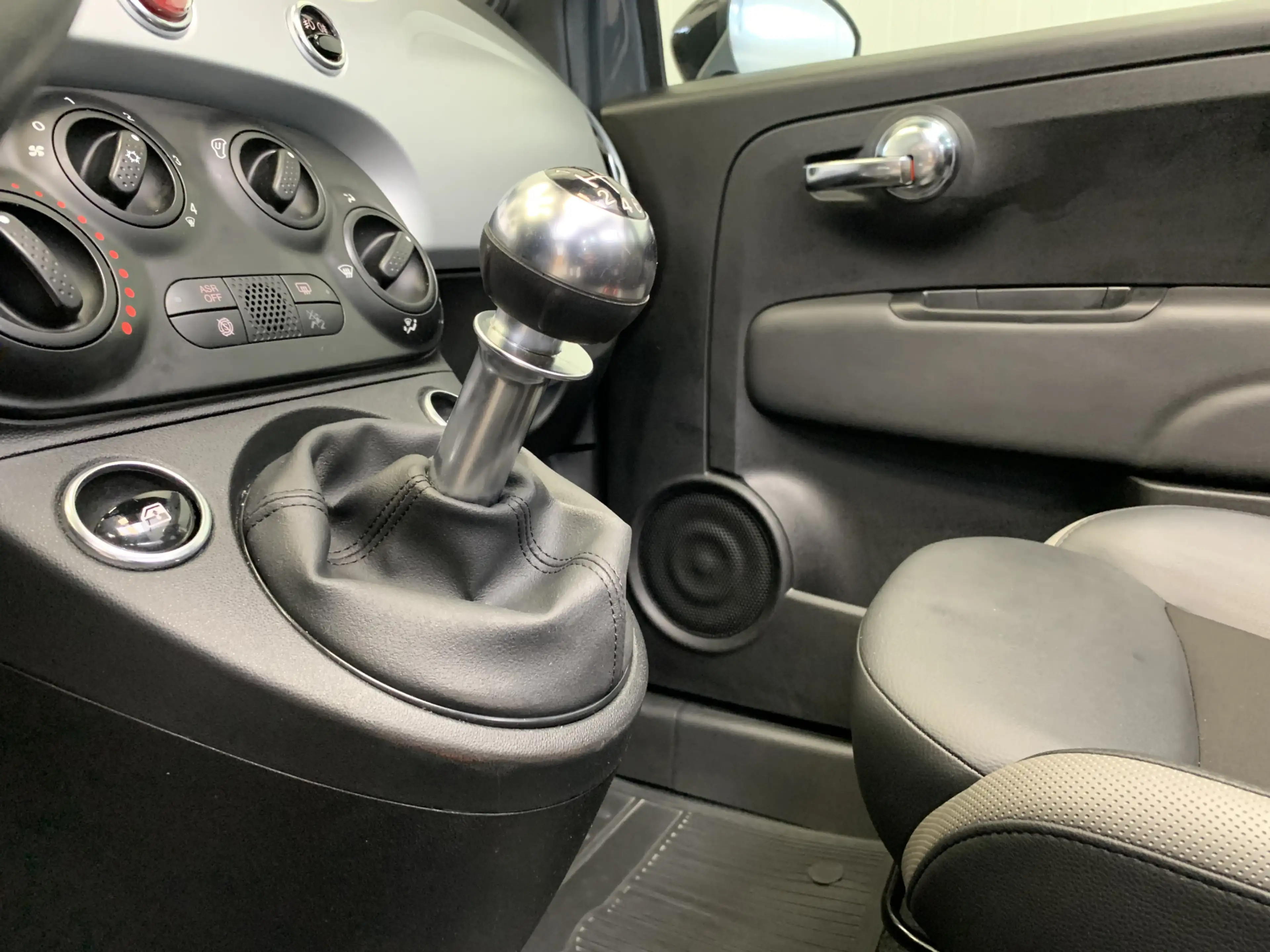 Fiat 500C 1.0 Hybrid Sport Cabriolet AIRCO-LEDER-NAVI by CAR — photo 34