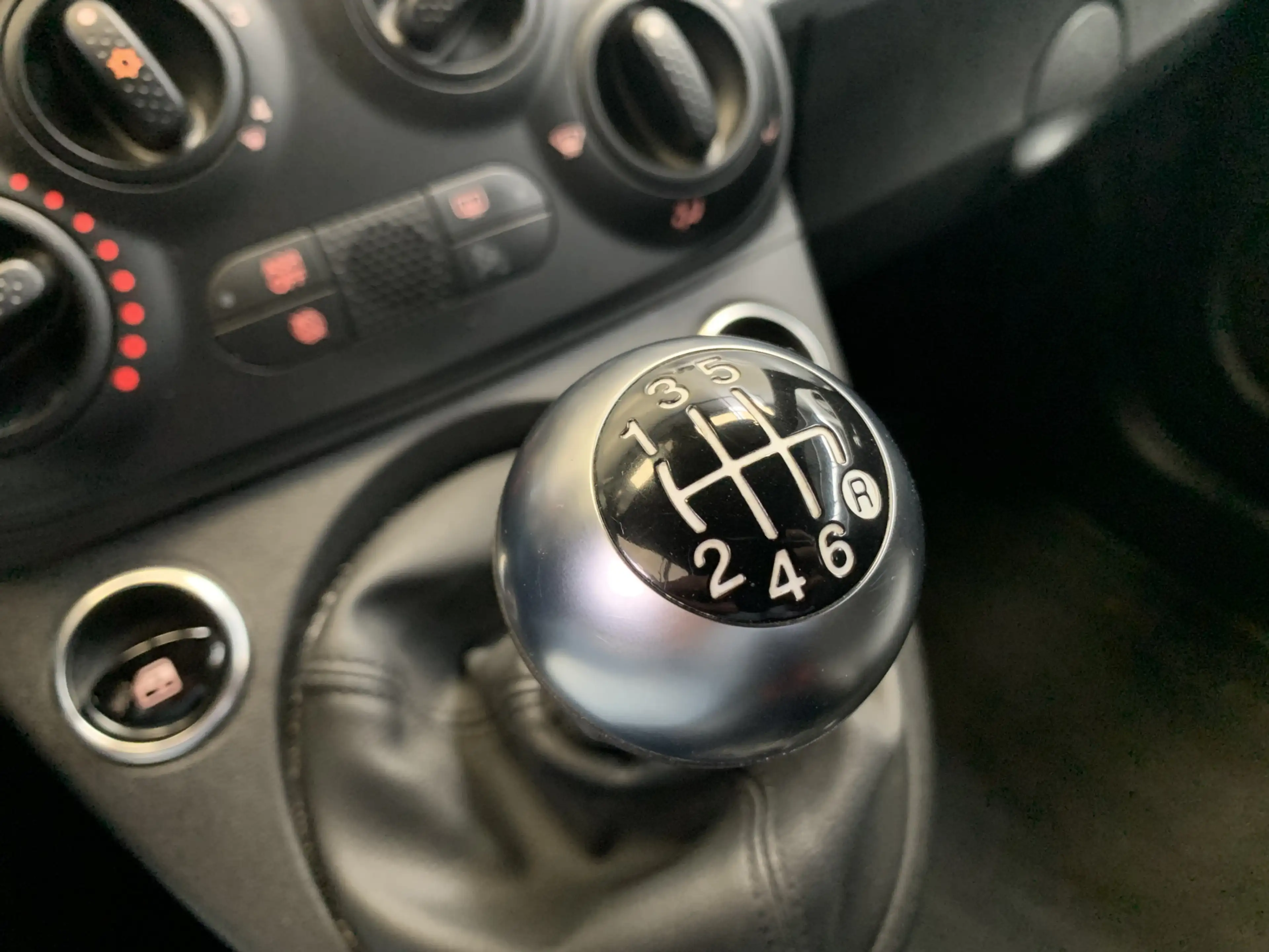 Fiat 500C 1.0 Hybrid Sport Cabriolet AIRCO-LEDER-NAVI by CAR — photo 31